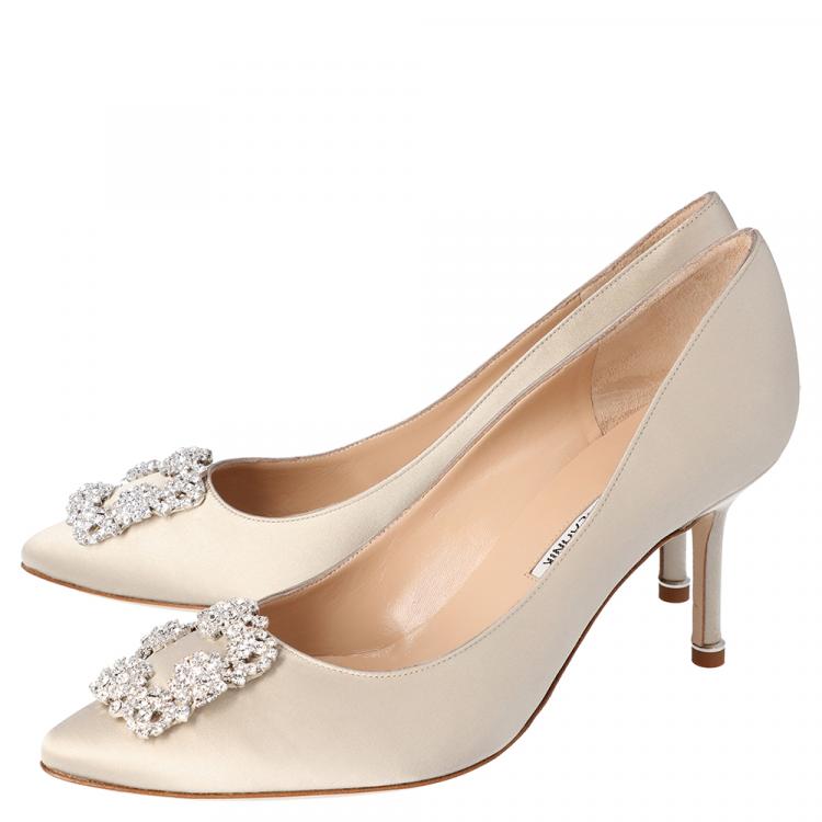 Pre Owned Manolo Blahnik Beige Satin Hangisi Embellished Pumps Size 36
