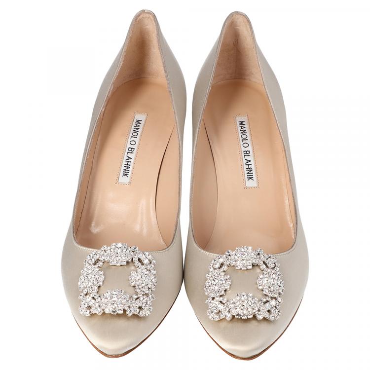 Pre Owned Manolo Blahnik Beige Satin Hangisi Embellished Pumps Size 36