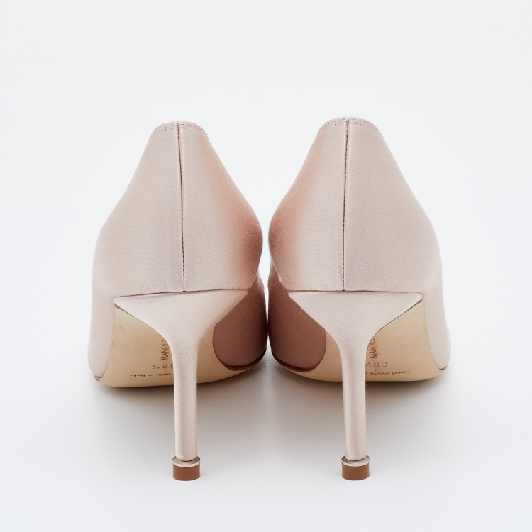 Pre Owned Manolo Blahnik Nude Satin Hangisi Pumps Size 38.5