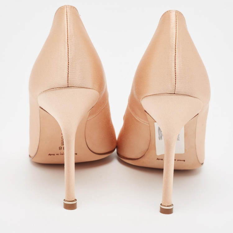 Pre Owned Manolo Blahnik Beige Satin Hangisi Pumps Size 38