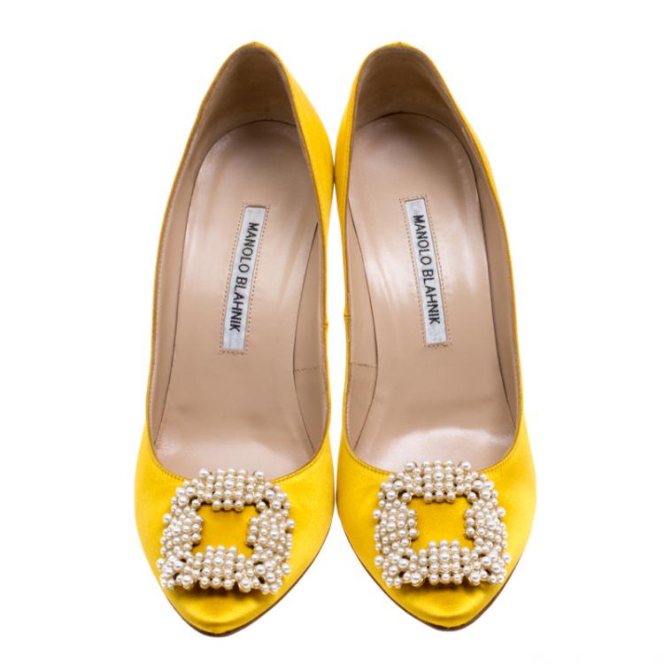 Pre Owned Manolo Blahnik Canary Yellow Satin Hangisi Embellished Pumps Size 38