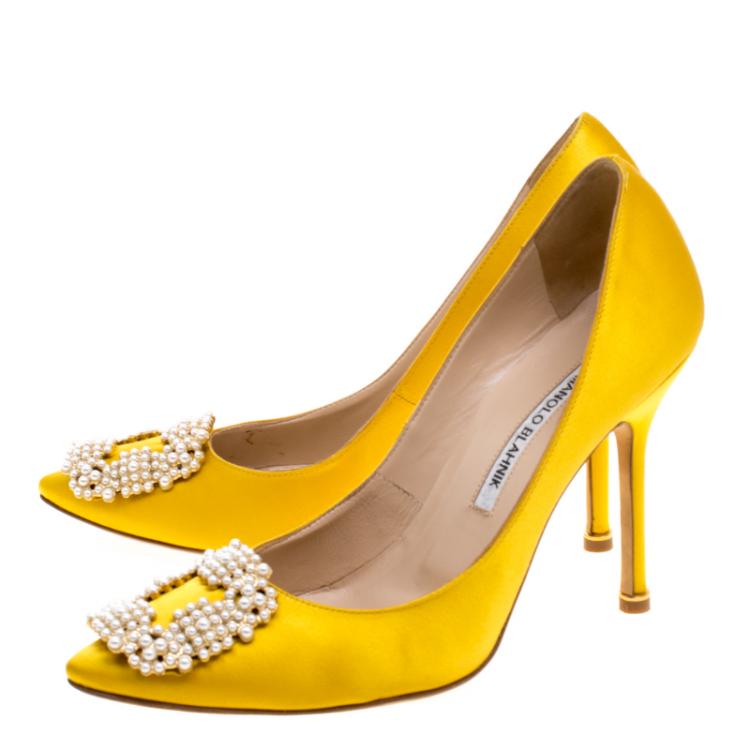 Pre Owned Manolo Blahnik Canary Yellow Satin Hangisi Embellished Pumps Size 38