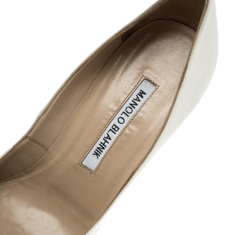 Pre Owned Manolo Blahnik White Satin Hangisi Embellished Pumps Size 37.5