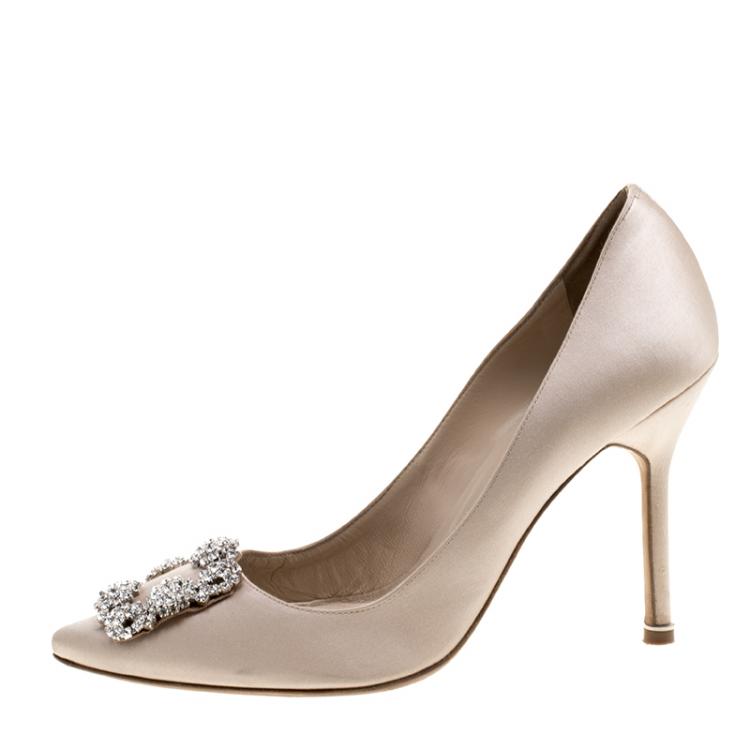 Pre Owned Manolo Blahnik Beige Satin Hangisi Embellished Pumps Size 38.5