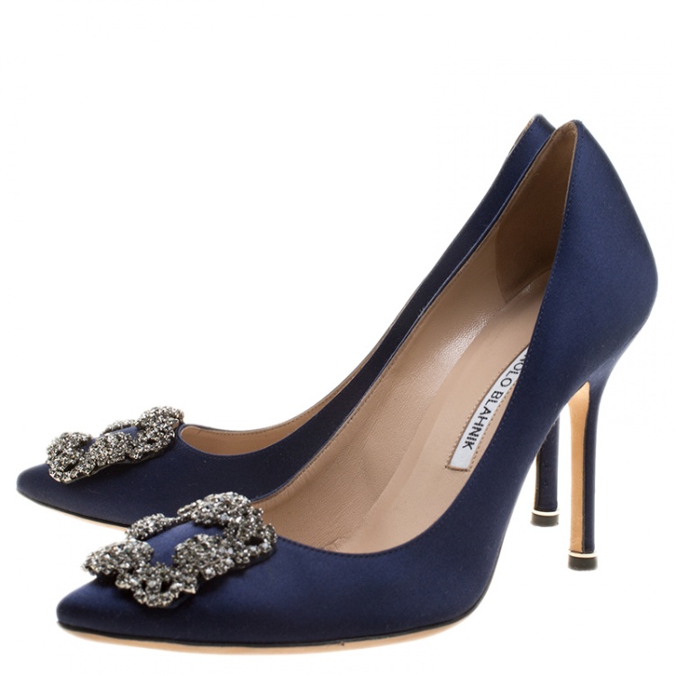مملوكة مسبقًا Manolo Blahnik Navy Blue Satin Hangisi Embellished Pumps Size 37.5