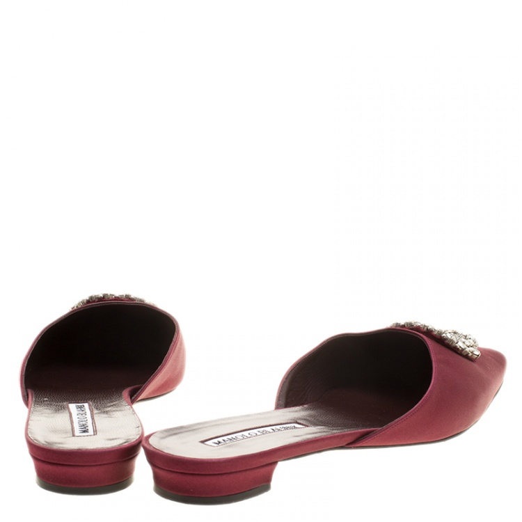 Pre Owned Manolo Blahnik Burgundy Satin Okkatomu Crystal Embellished Crest Flat Mules Size 39.5 
