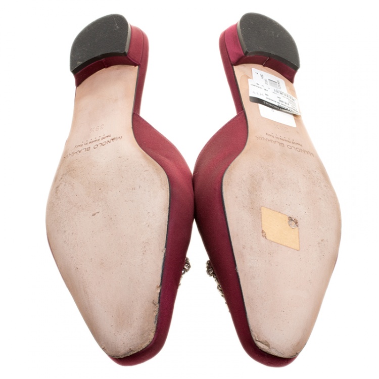 Pre Owned Manolo Blahnik Burgundy Satin Okkatomu Crystal Embellished Crest Flat Mules Size 39.5 