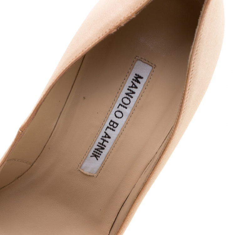 Pre Owned Manolo Blahnik Beige Satin Hangisi Crystal Embellished Pumps Size 38