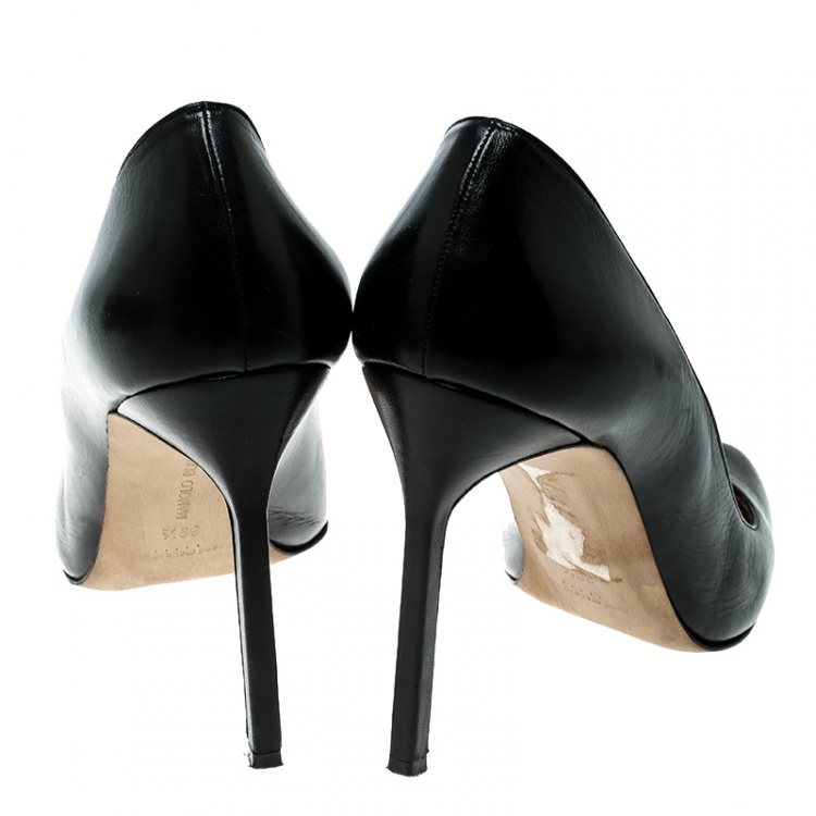 Pre Owned Manolo Blahnik Black Leather BB Pointed Toe Pumps Size 39.5