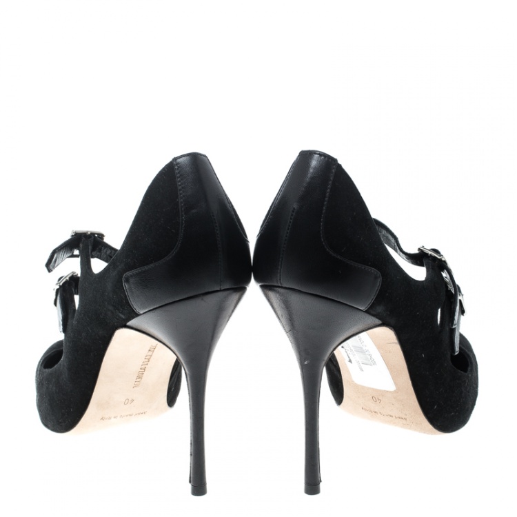 Pre Owned Manolo Blahnik Black Suede and Leather Cap Toe Pumps Size 40