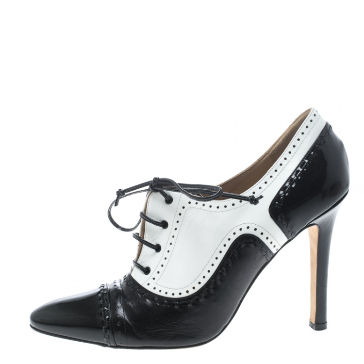 Pre Owned Manolo Blahnik Black/White Leather Lace Up Oxford Booties Size 40