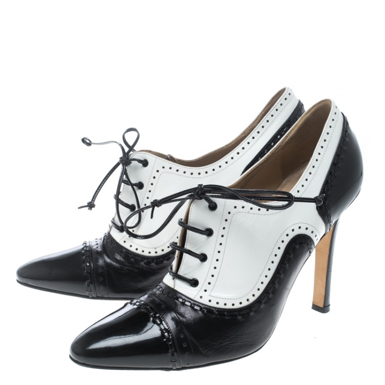Pre Owned Manolo Blahnik Black/White Leather Lace Up Oxford Booties Size 40