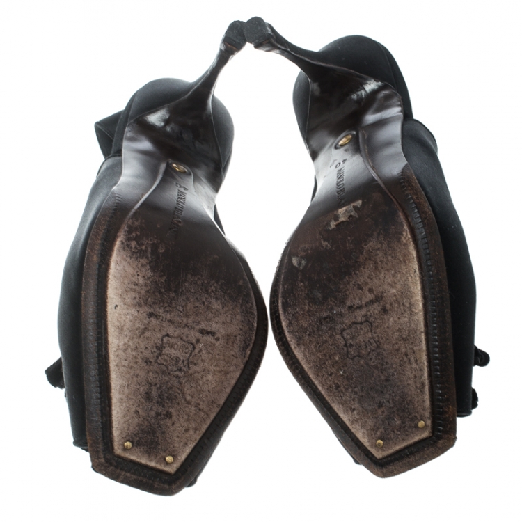 Pre Owned Manolo Blahnik Black Satin and Velvet Slingback Square Peep Toe Sandals Size 40