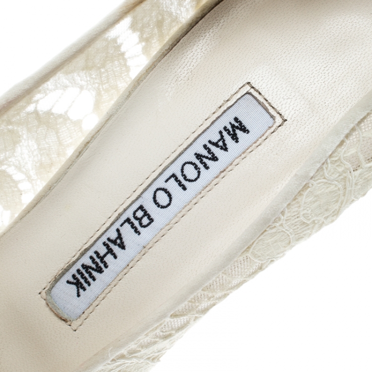 مملوكة مسبقًا Manolo Blahnik Off White Lace and Satin Borlak Crystal Embellished Pumps Size 36.5