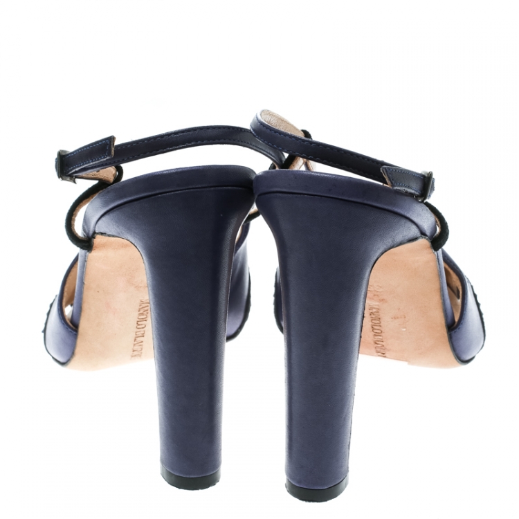 مملوكة مسبقًا Manolo Blahnik Blue Leather and Black Suede Cap Toe Barrie Spectator Slingback Sandals Size 39.5