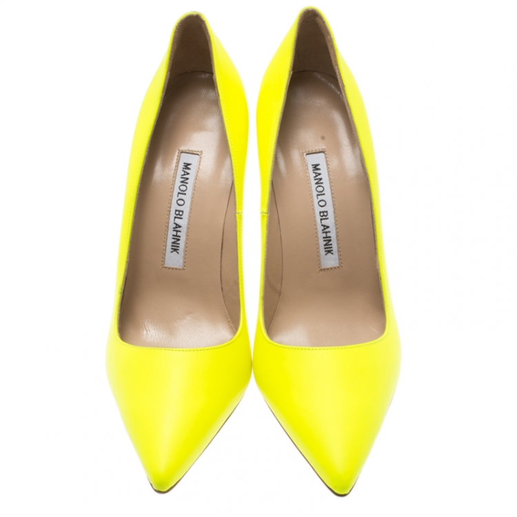 Pre Owned Manolo Blahnik Neon Yellow Leather BB Pointed Toe Pumps Size 36.5