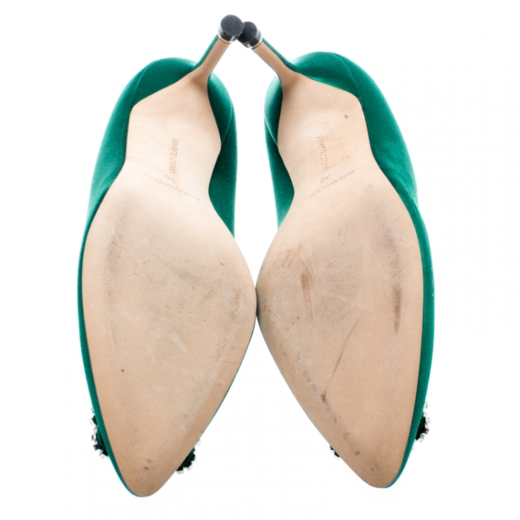 مملوكة مسبقًا Manolo Blahnik Green Satin Hangisi Embellished Pumps Size 38