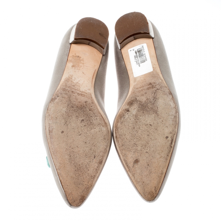 Pre Owned  Manolo Blahnik Grey Satin Hangisi Ballet Flats Size 39