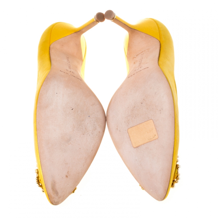 Pre Owned Manolo Blahnik Yellow Satin Hangisi Pearl Embellished Pumps Size 37.5