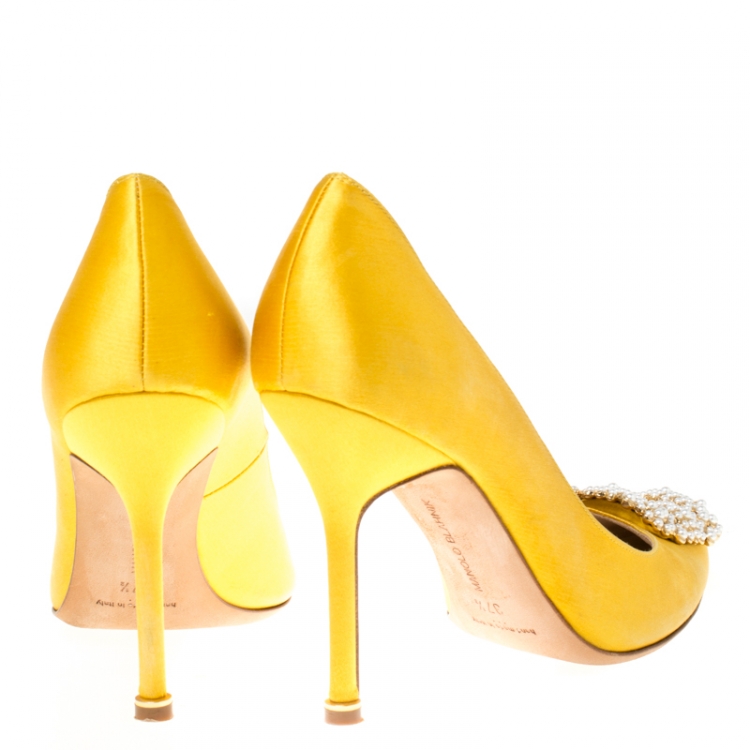 Pre Owned Manolo Blahnik Yellow Satin Hangisi Pearl Embellished Pumps Size 37.5