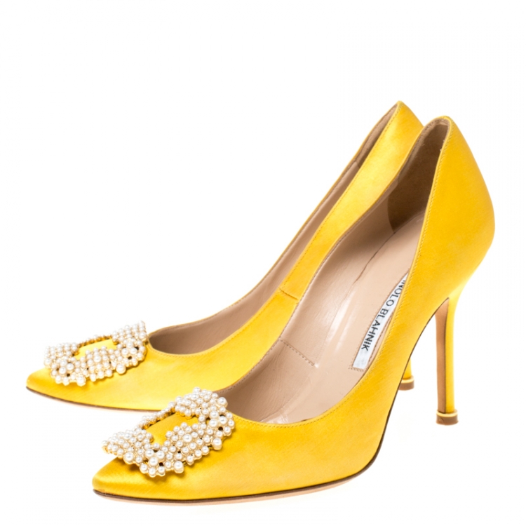 manolo blahnik hangisi yellow