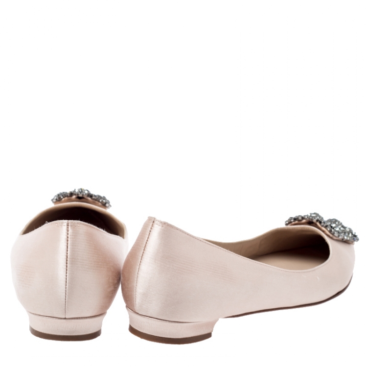 مملوكة مسبقًا Manolo Blahnik Beige Satin Hangisi Ballet Flats Size 39