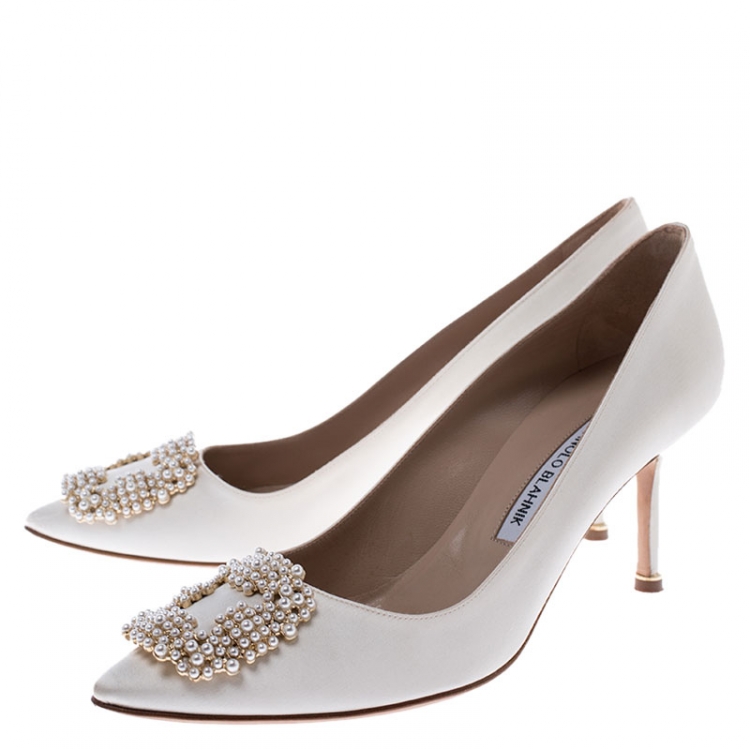 Pre Owned Manolo Blahnik White Satin Hangisi Embellished Pointed Toe Pumps Size 39.5