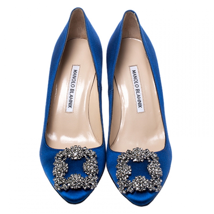 مملوكة مسبقًا Manolo Blahnik Blue Satin Hangisi Embellished Pointed Toe Pumps Size 35.5