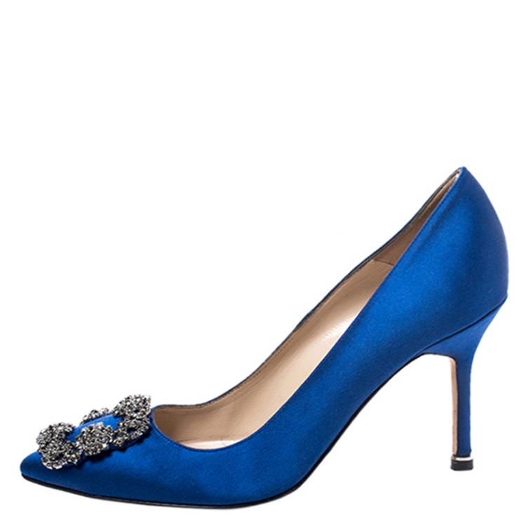 مملوكة مسبقًا Manolo Blahnik Blue Satin Hangisi Embellished Pointed Toe Pumps Size 35.5
