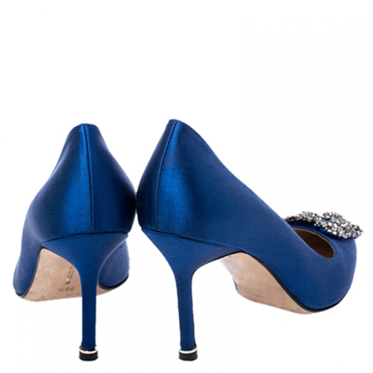 مملوكة مسبقًا Manolo Blahnik Blue Satin Hangisi Embellished Pointed Toe Pumps Size 35.5