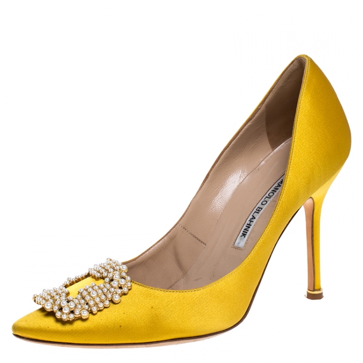 manolo blahnik yellow heels