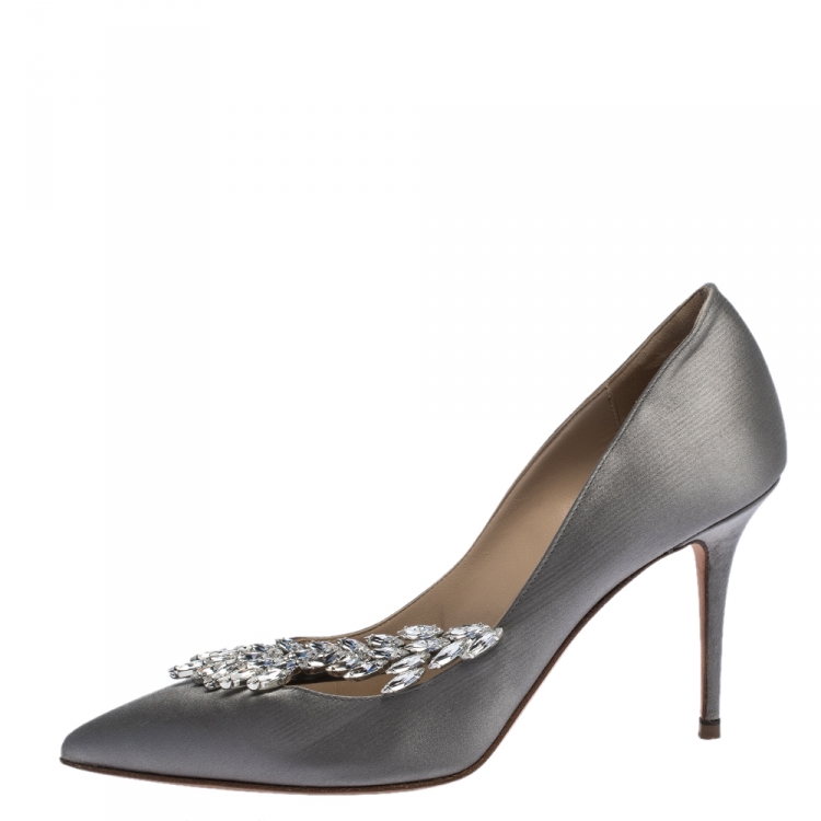 Pre Owned Manolo Blahnik Grey Satin Nadira Crystal Embellished Pointed Toe Pumps Size 36.5