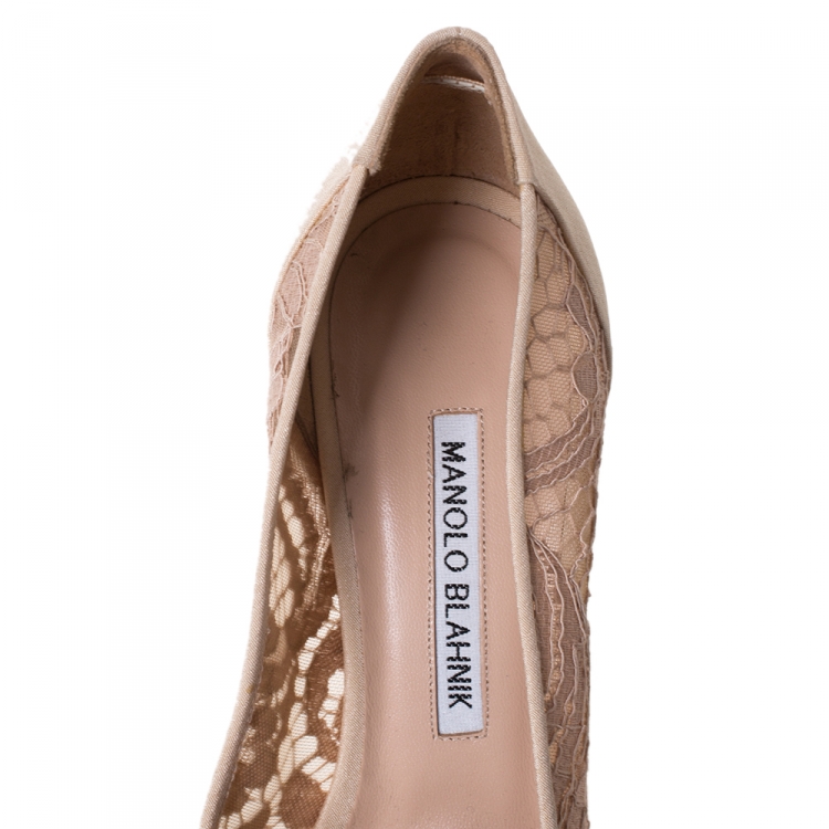 Pre Owned Manolo Blahnik Beige Satin And Lace Hangisi Crystal Embellished Pointed Toe Pumps Size 38