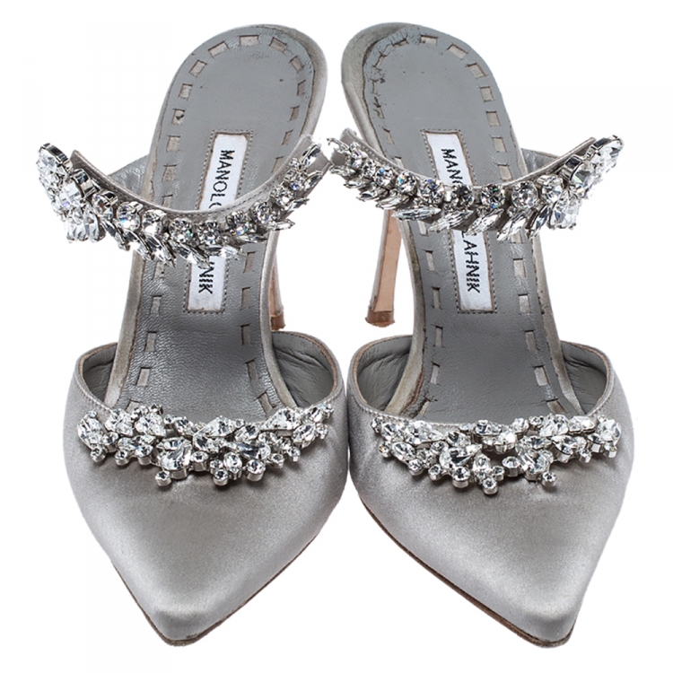 Pre Owned Manolo Blahnik Grey Satin Crystal Embellshed Lurum Sandals Size 38