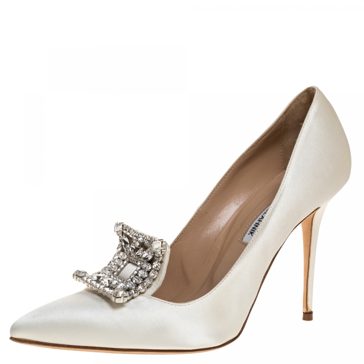manolo blahnik white pumps