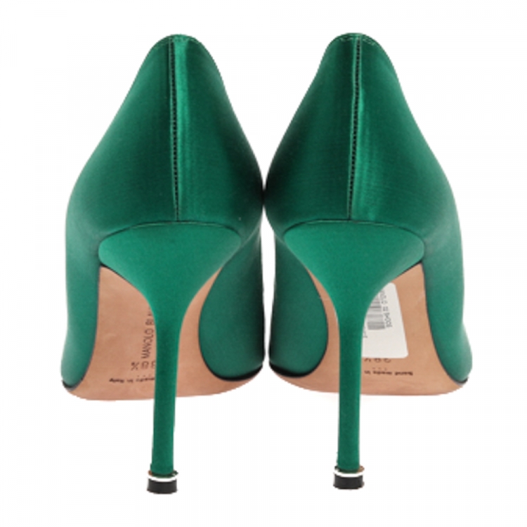 Pre Owned Manolo Blahnik Green Satin Hangisi Crystal Embellished Pumps Size 38.5