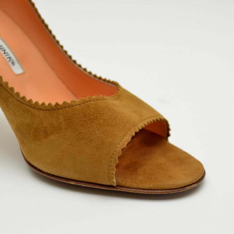 Pre Owned Manolo Blahnik Beige Suede Peep Toe Pumps Size 38