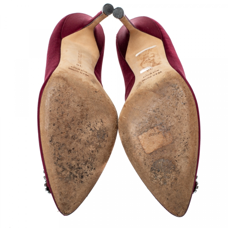 Pre Owned Manolo Blahnik Maroon Satin Hangisi Crystal Embellished Pointed Toe Pumps Size 38
