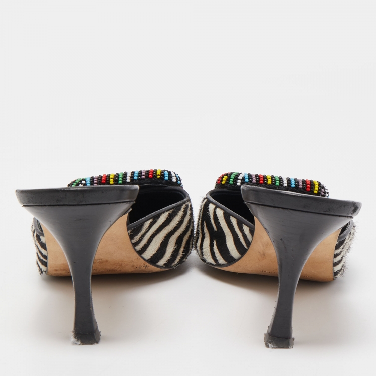 مملوكة مسبقًا Manolo Blahnik Black/White Zebra Print Calf Hair Beaded Mafrisa Mules Size 37.5