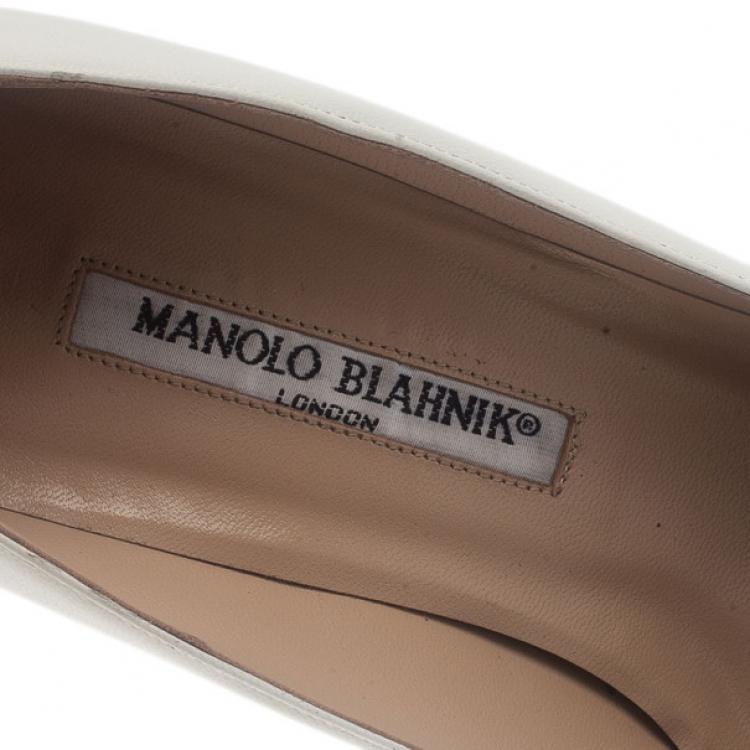 Pre Owned Manolo Blahnik Two Tone Pointed Toe Pumps Size 37