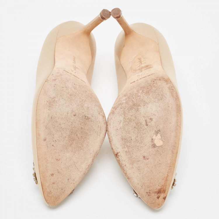 Pre Owned Manolo Blahnik Beige Satin Hangisi Pumps Size 37.5