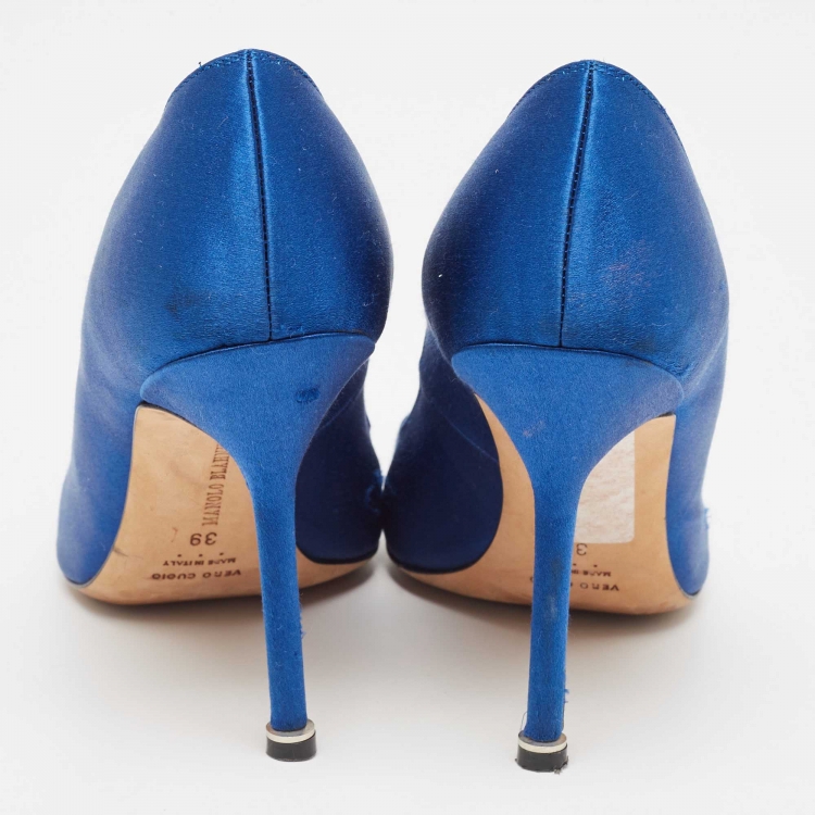 Pre Owned Manolo Blahnik Blue Satin Hangisi Pumps Size 39