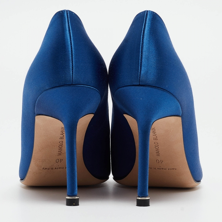 Pre Owned Manolo Blahnik Blue Satin Hangisi Pumps Size 40