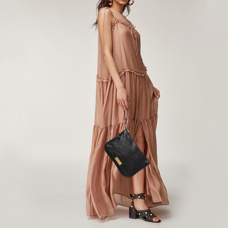 مملوكة مسبقًا Marc by Marc Jacobs Black Leather Expandable Zip Wristlet Clutch