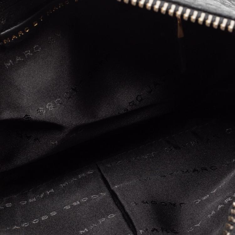 مملوكة مسبقًا Marc by Marc Jacobs Black Leather Expandable Zip Wristlet Clutch