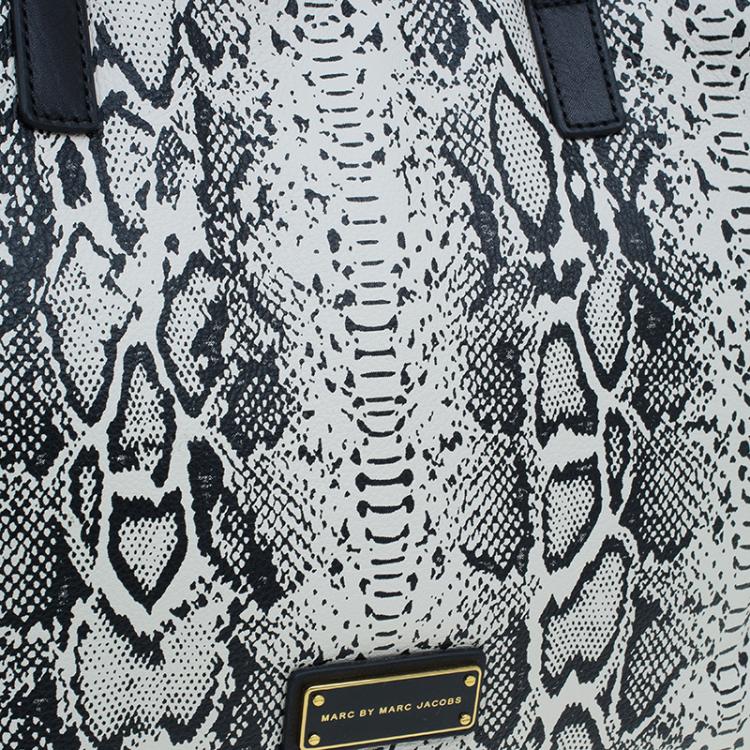 Pre Owned Marc by Marc Jacobs Black/White Leather Here's The T Snake Print Tote