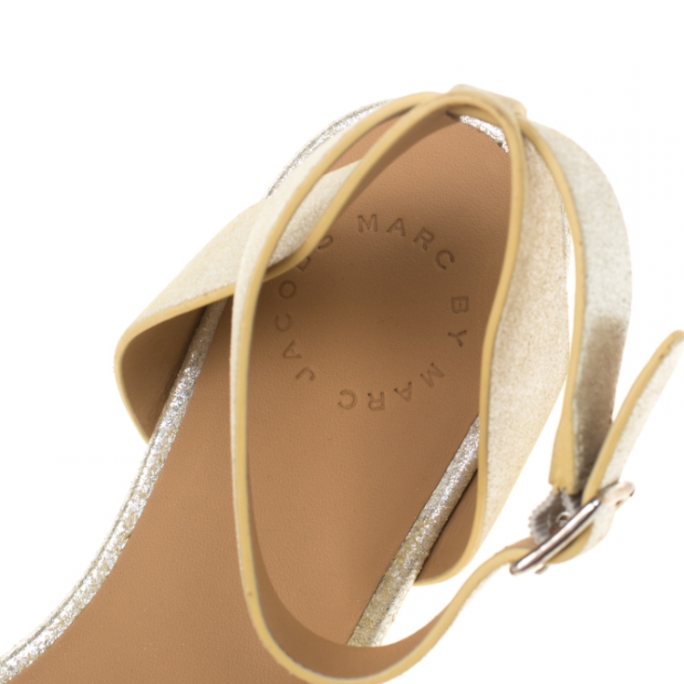 Pre Owned Marc by Marc Jacobs Silver Metallic Finish Leather Flat Sandals Size 37