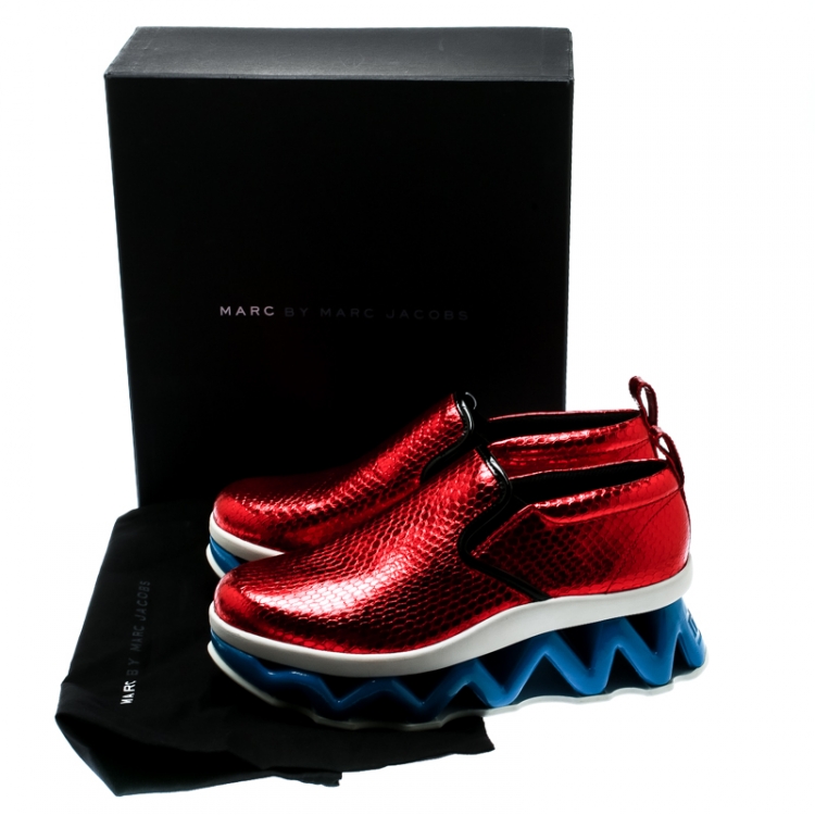 Pre Owned Marc by Marc Jacobs Metallic Red Embossed Snakeskin Leather Ninja Wave Platform Slip On Sneakers Size 39