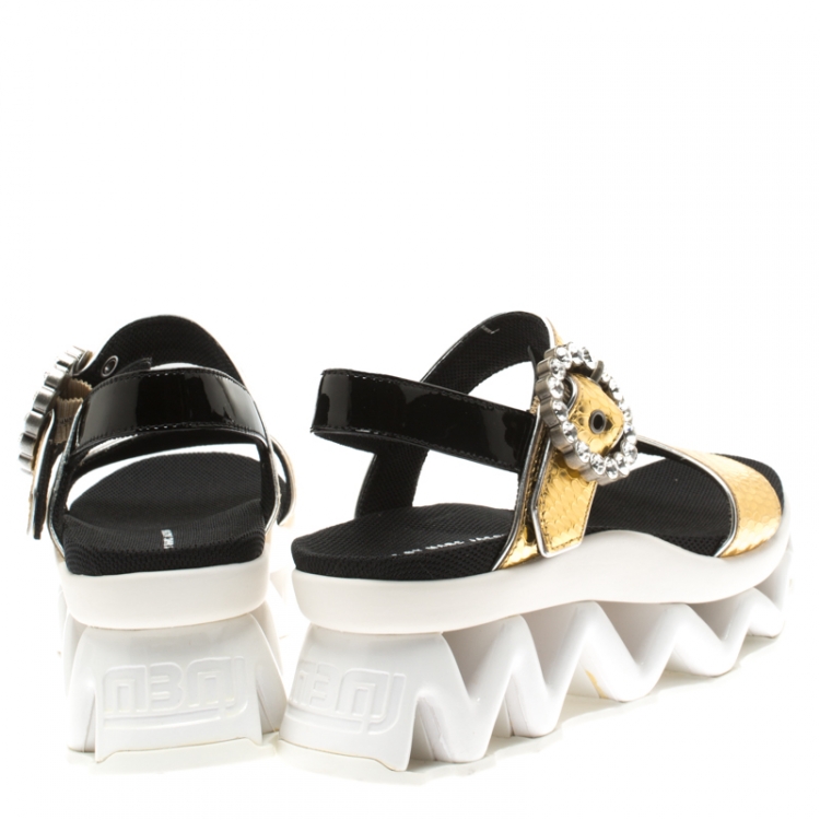 Pre Owned Marc by Marc Jacobs Metallic Gold Embossed Snakeskin Leather Ninja Wave Platform Sandals Size 35