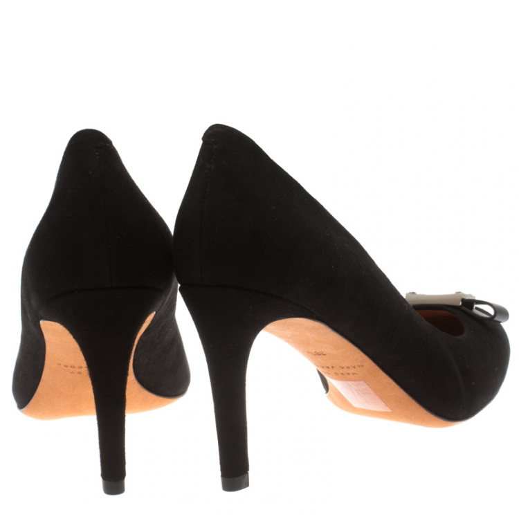 Pre Owned Marc by Marc Jacobs Black Suede Tuxedo Logo Plaque Bow Pumps Size 38.5